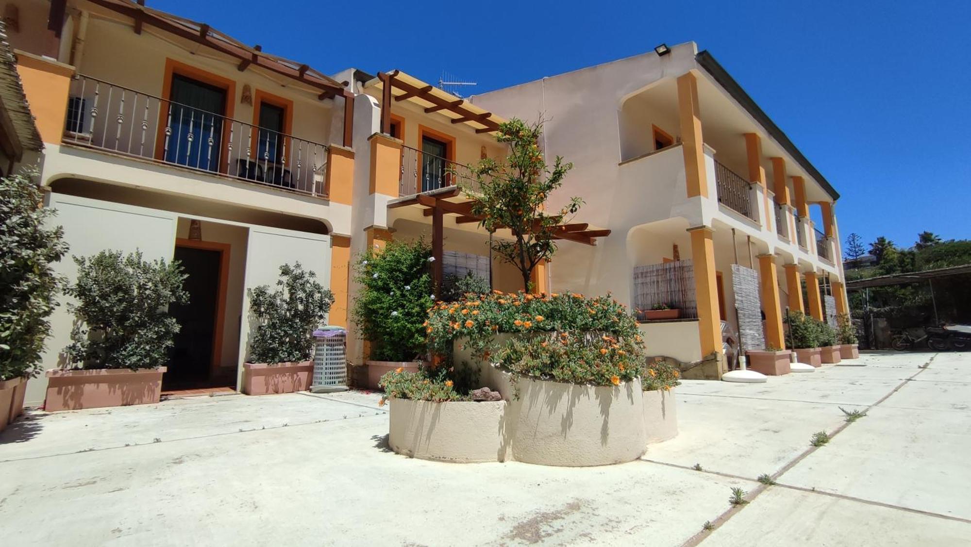 Hotel Le Sabbie Calasetta Exterior photo
